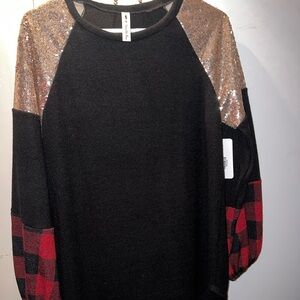 Women’s long sleeve top.